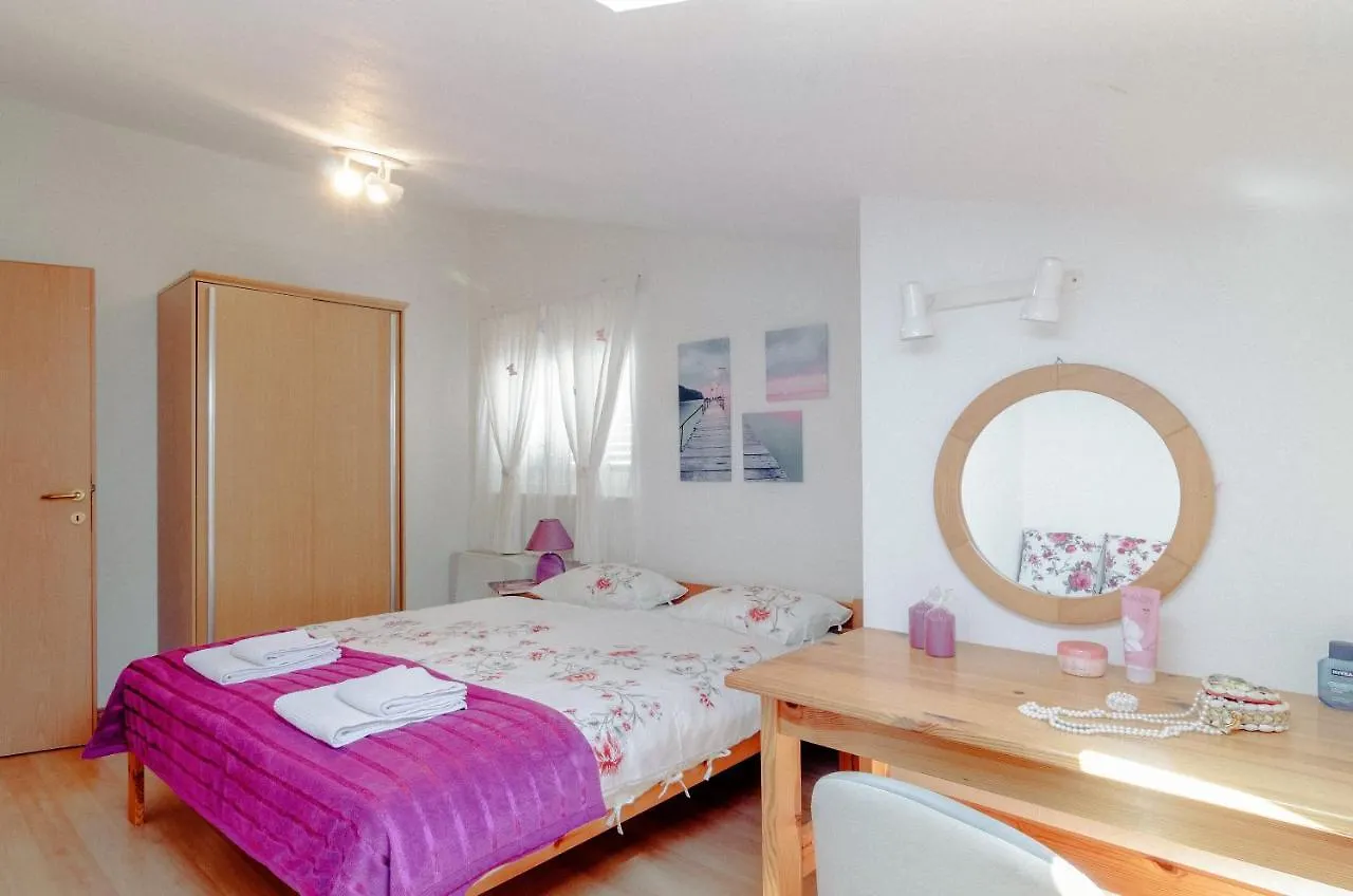 Apartments Anita - Punta Skala Petrcane