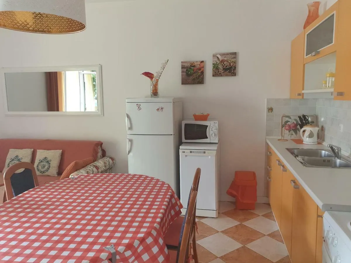 Apartments Anita - Punta Skala Petrcane 0*,